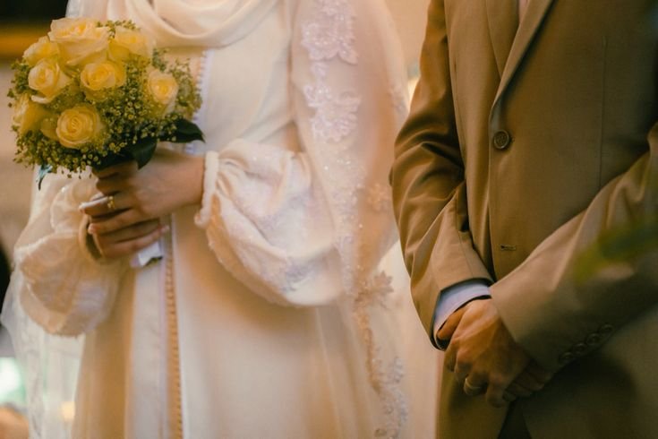 YANG DIPANDANG DAN YANG MEMANDANG