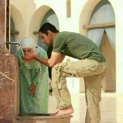 AKU MENCINTAI, TAPI AKU JUGA YANG TERLUKA