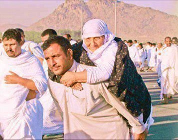 BERBAKTI ITU TAK SAMA DENGAN MEMBAHAGIAKAN