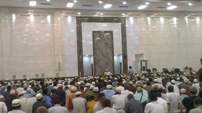 JANGAN BERLEPAS DARI GURU