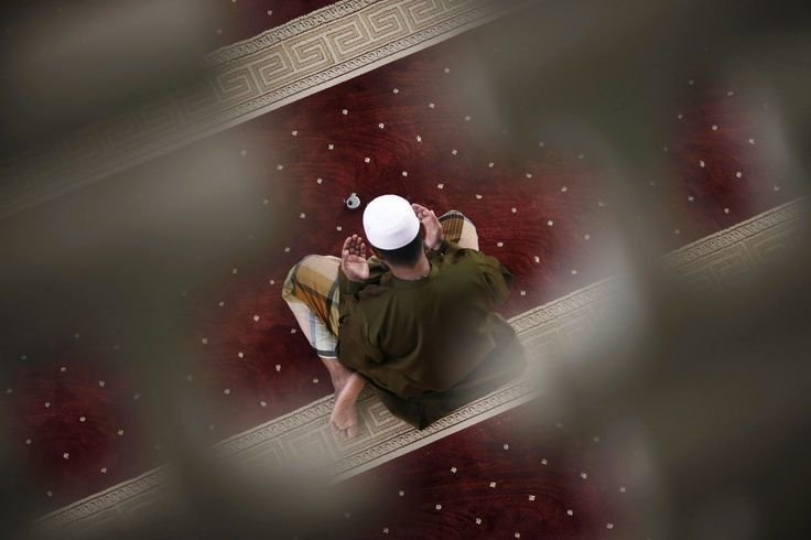 ALLOH MASIH MENGURUSMU DAN MENYAYANGIMU