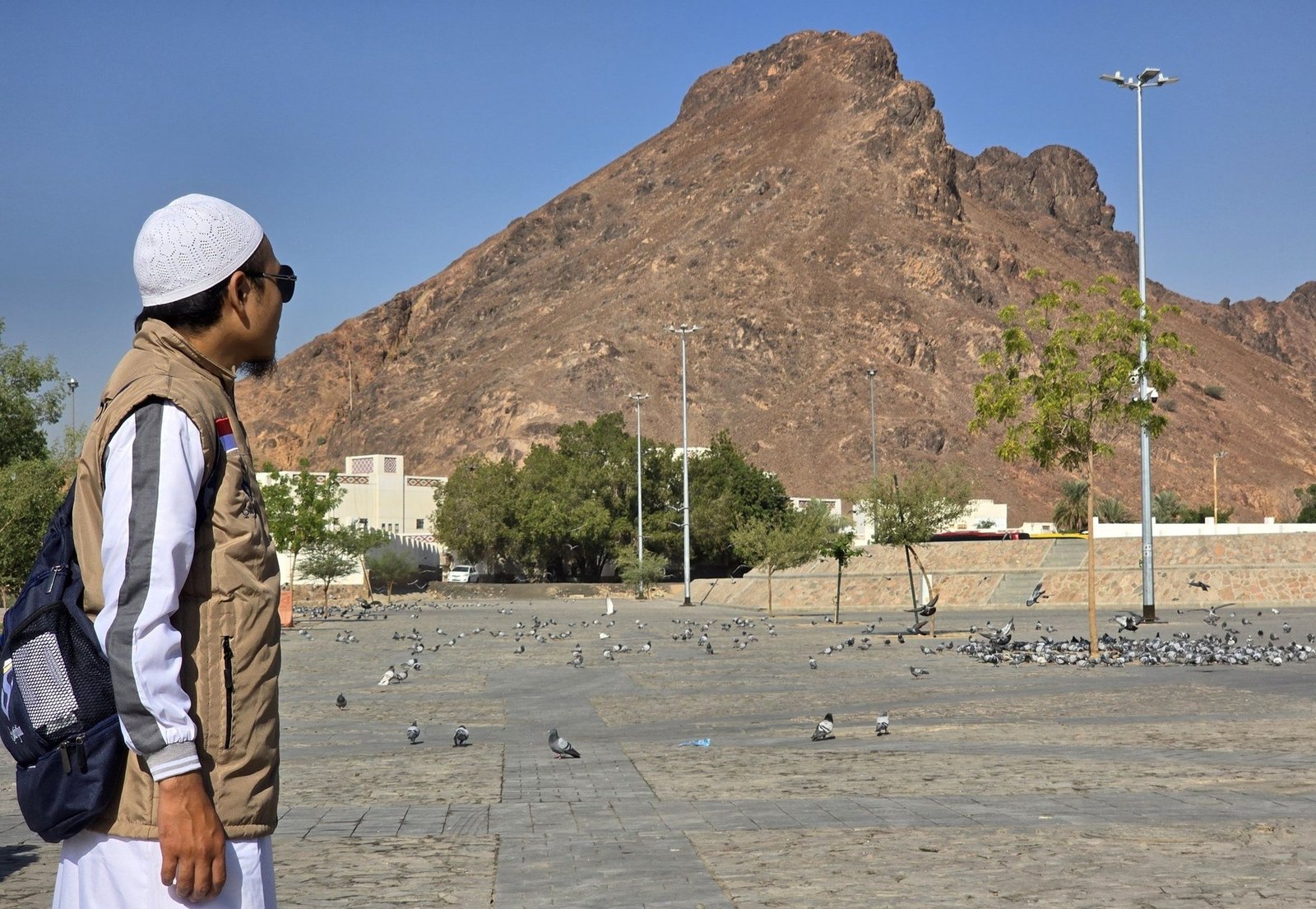 HIKMAH MELIHAT UHUD
