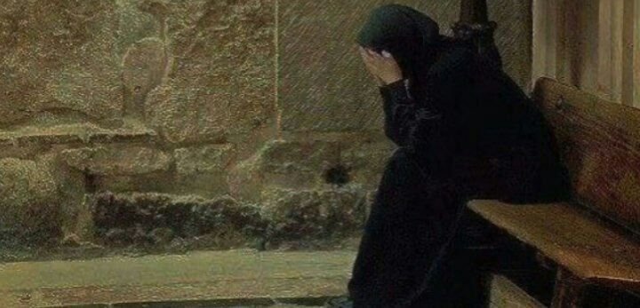 MENUNGGU DENGAN SABAR