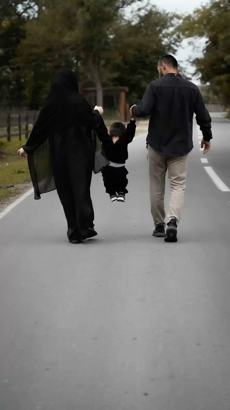 KEBAIKAN KELUARGA TERLIHAT DARI PERUBAHAN PAKAIANNYA