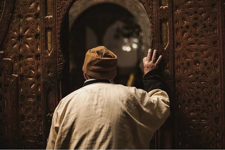 YANG TIDAK AKAN HABIS MESKI KAU BERIKAN SEBANYAK-BANYAKNYA