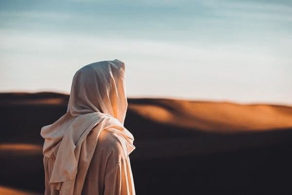 SEMAKIN RENDAH, SEMAKIN DEKAT