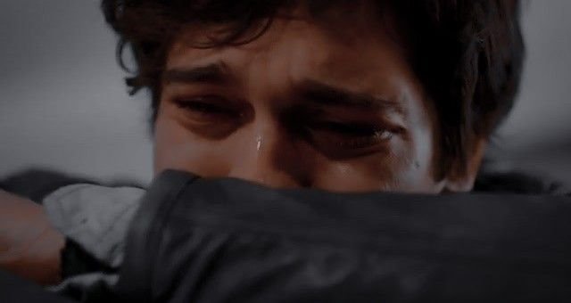 AIR MATA YANG TERTUNDA