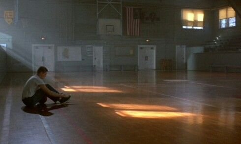 DI TENGAH MANUSIA PASTI TERLUKA