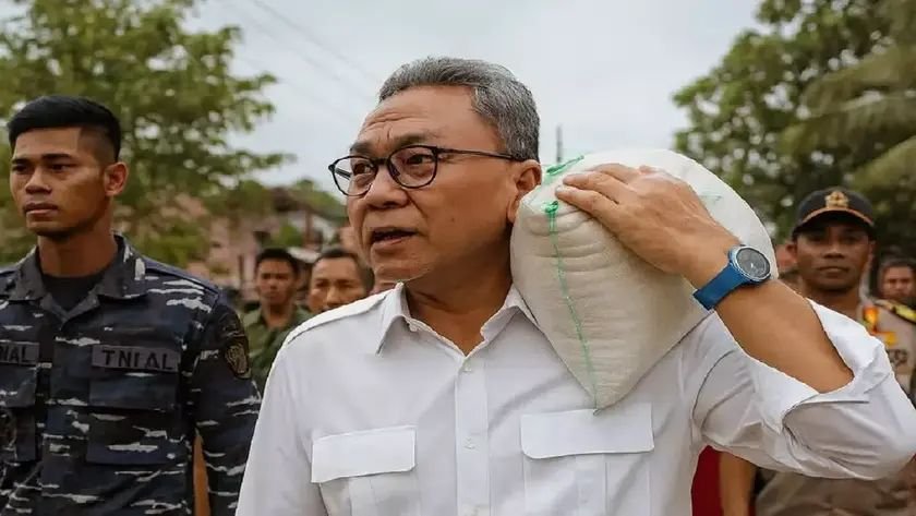 PEJABAT YANG MEMANGGUL BANTUAN